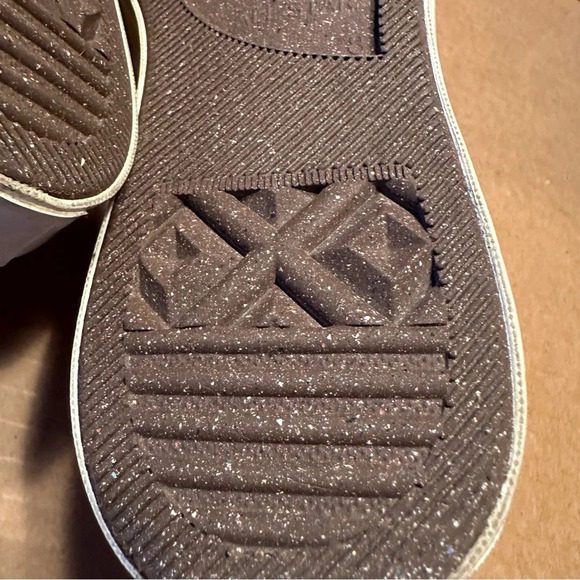 Custom Converse, tan, size women’s 10/men’s 8. They appear unworn. Unisex. - Picture 9 of 12